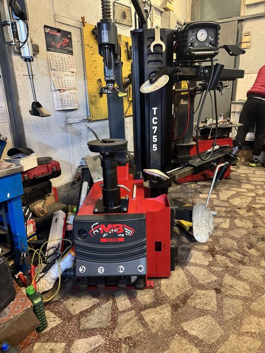 CEMB MBTC755 Робот за монтаж демонтаж за гуми