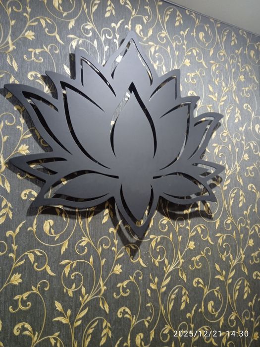 Продам новую картину Лотос