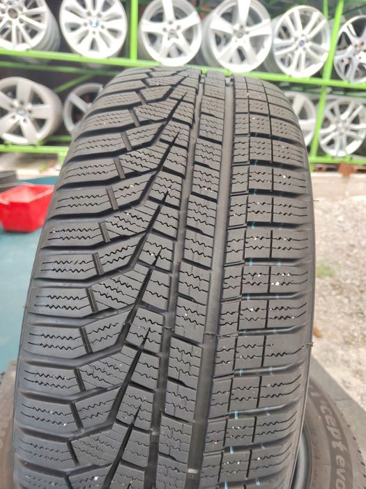 2 бр зимни 205/55/17 Hankook