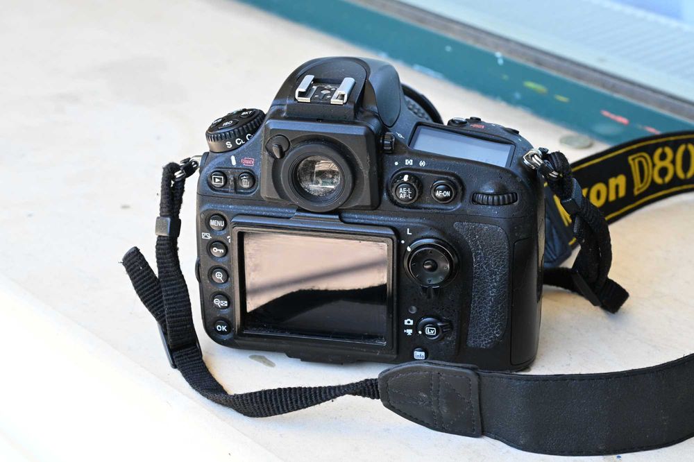 Продавам Nikon D800E с обектив 24-50mm