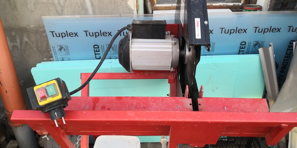 Циркуляр за трупи HECHT 8220