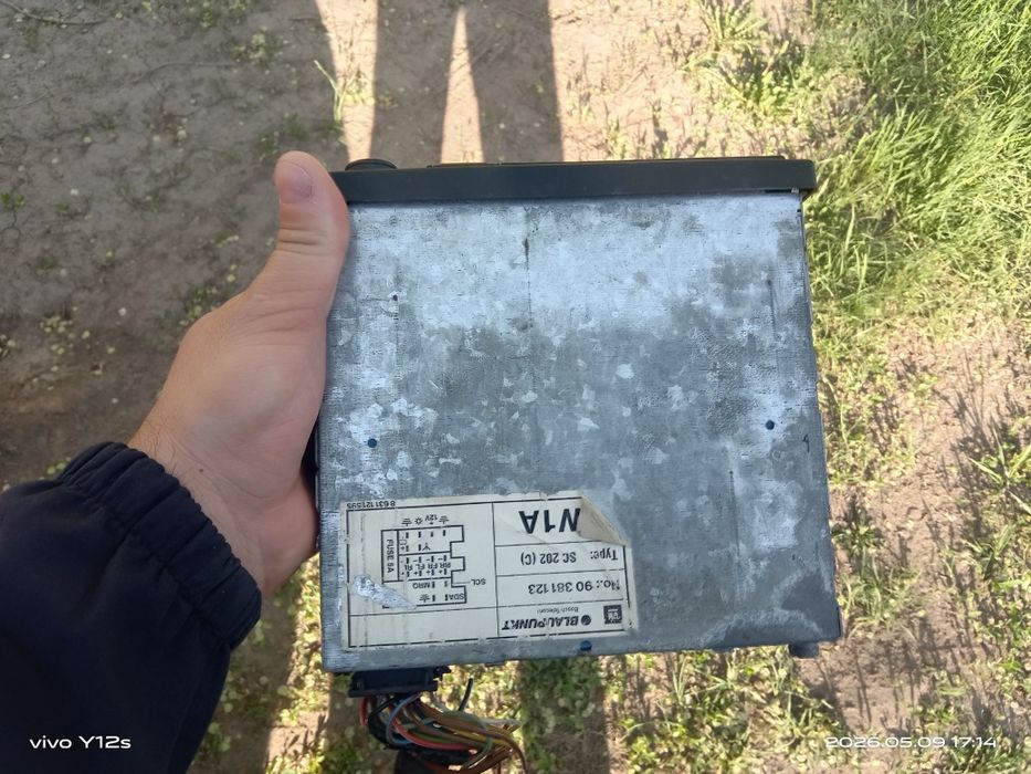 Продам магнитоллу оригинал