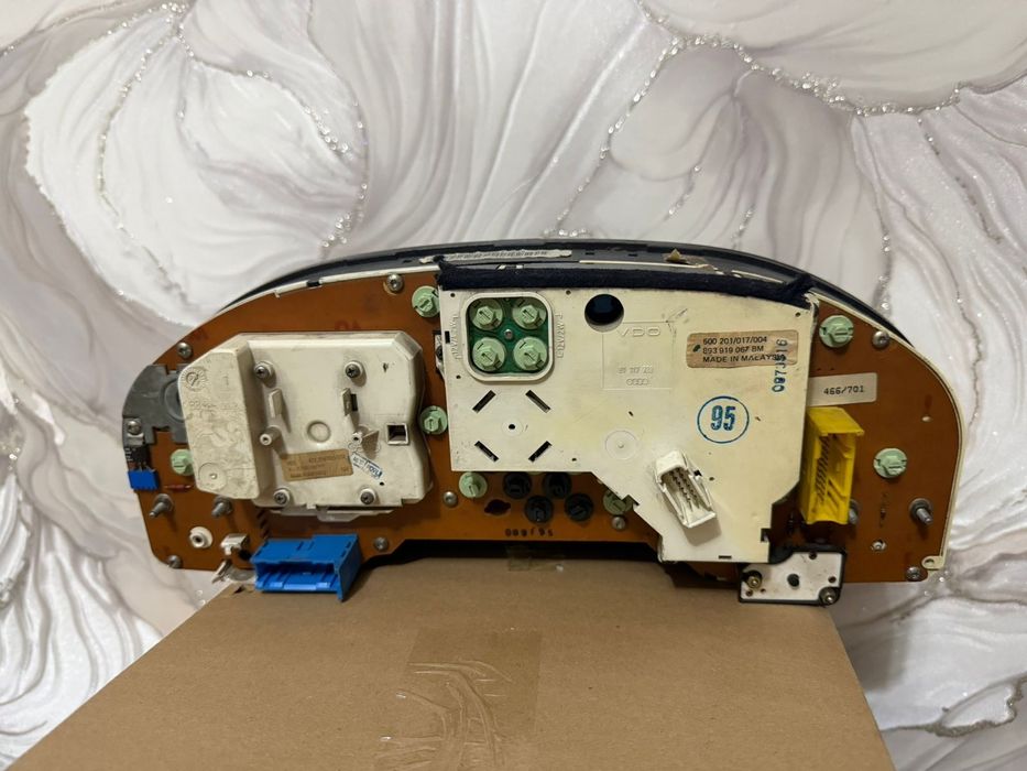 Щиток приборов Ауди 80 б4