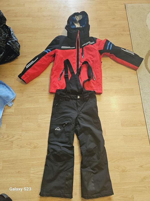 Costum Ski Waterproof .300 lei