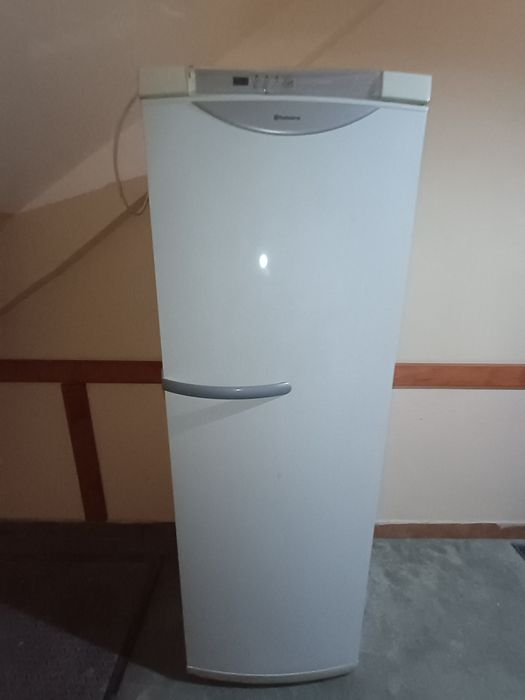 Frigider și Congelator Husqvarna 
Preț 1500 lei ușor negociabil.