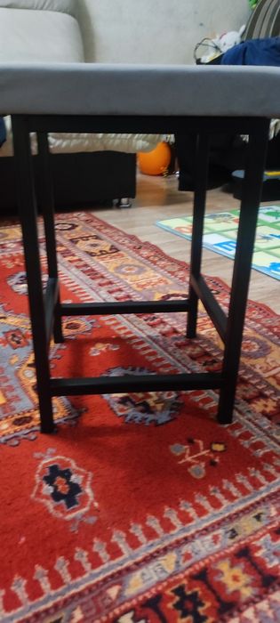 Табуреки новые металлические