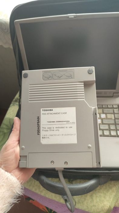 Продам ретро ноутбук рабочий