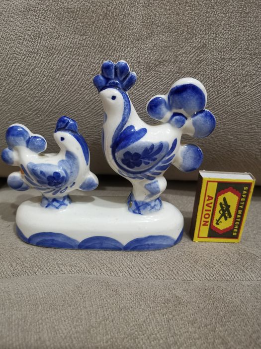 Фарфоровая статуэтка