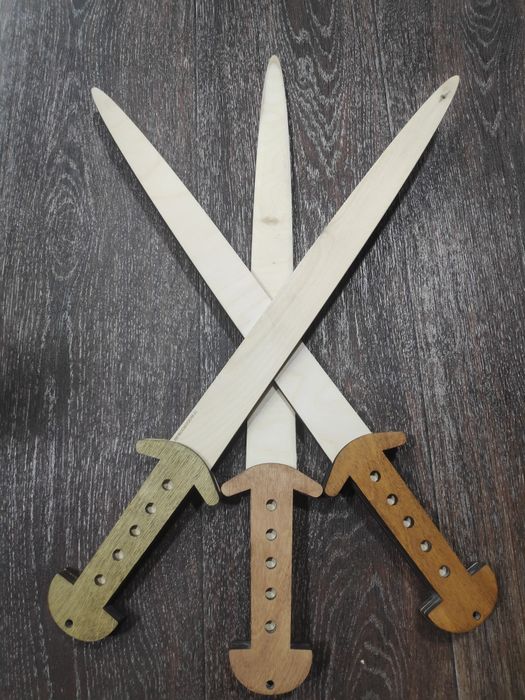 Щит. Меч. Сабля. Топор. Катана. Доспехи.