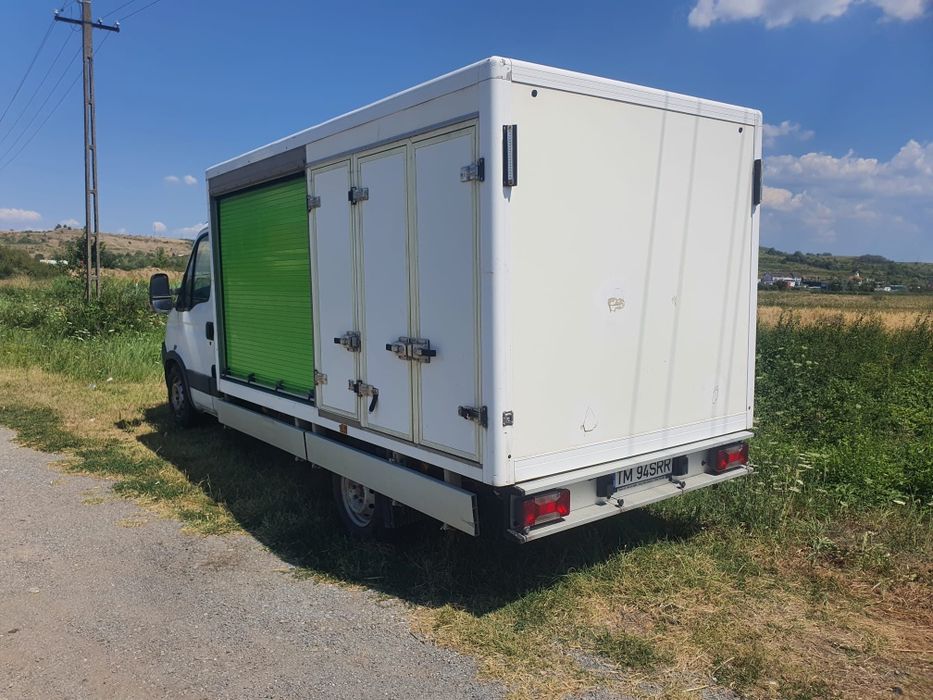 Schimb/Vând iveco  daily frigorific