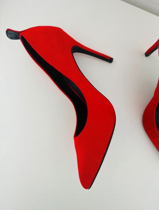 Pantofi Bershka marimea 37