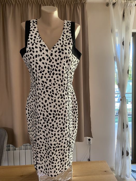 Vand rochie office(42)de la H&M.