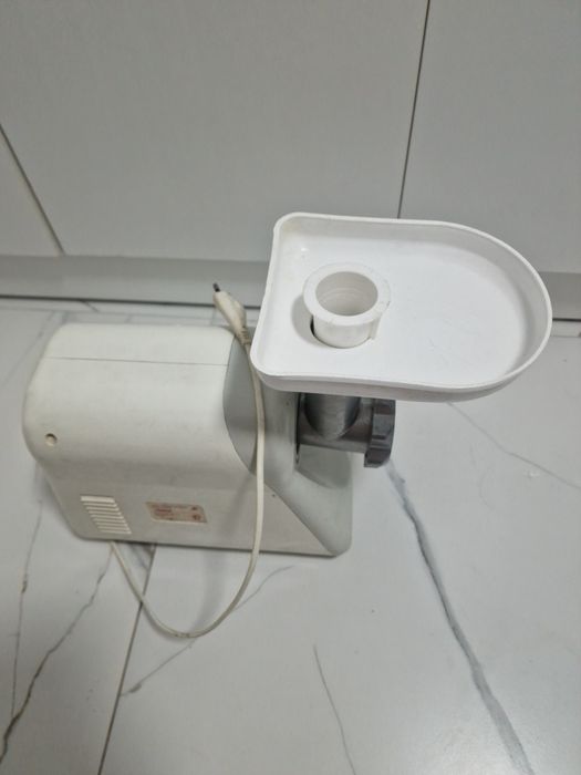 Продам электромясорубку
