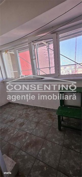 Se vinde imobil cu 4 camere, pe Unirii Sud , liber , cu 3 balcoane — fotografia 2