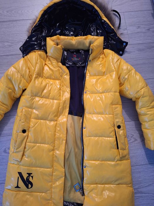 Продам зимнии пуховик для девочки