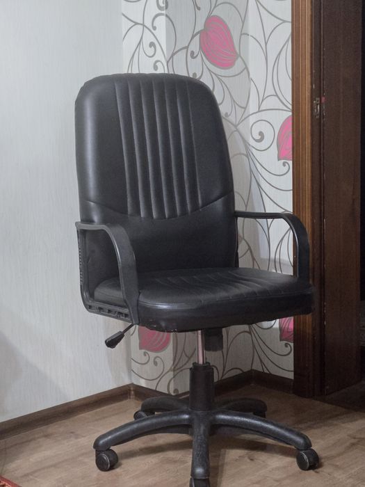 Продается офисное кресло