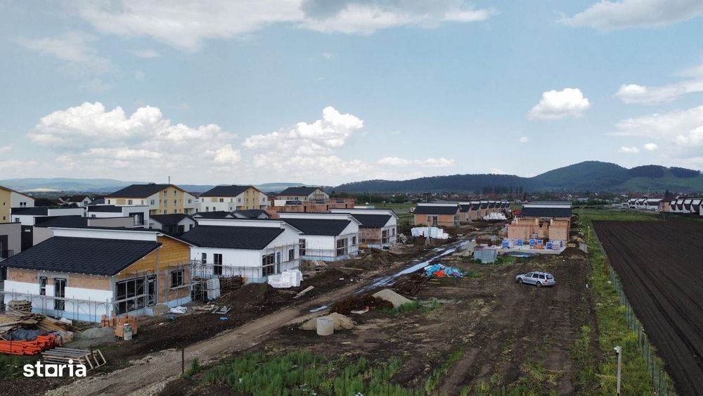 Casă/Vilă cu 4 camere la vânzare - Sânpetru