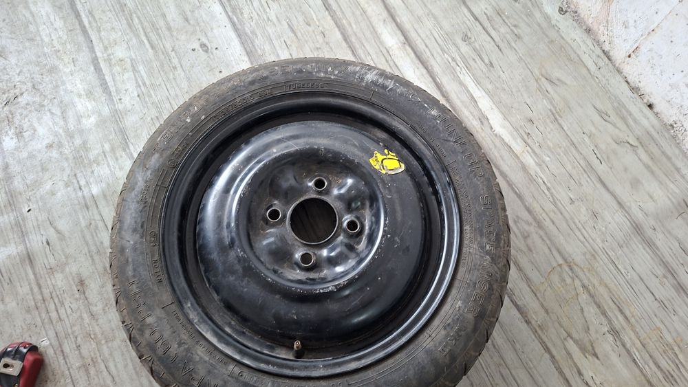 Патерици-резервна гума