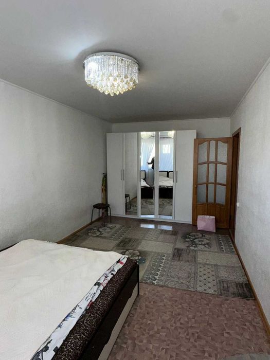 Продам 2 комнатную 8 микрорайон