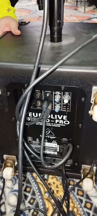 Subwoofer Behringer Series 12"