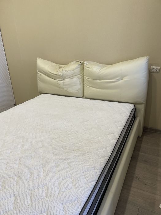 Двухспальная кровать