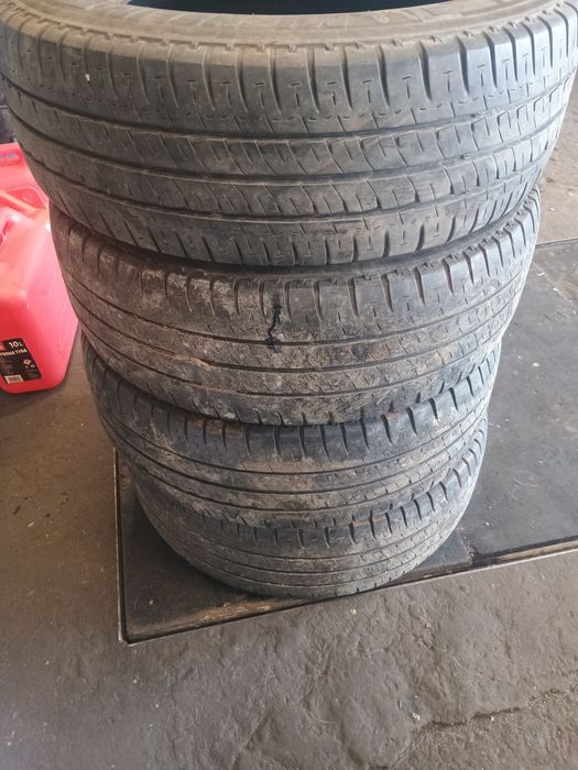 225/65R16C Michelin Agilis бусови