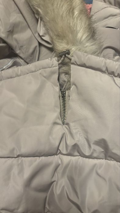 Продам зимний пуховик DKNY