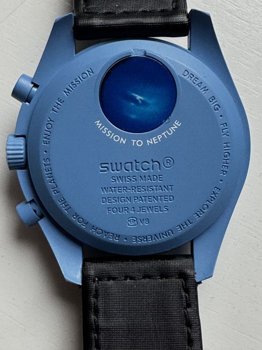 Часовник Omega Moonswatch Mission to Neptune