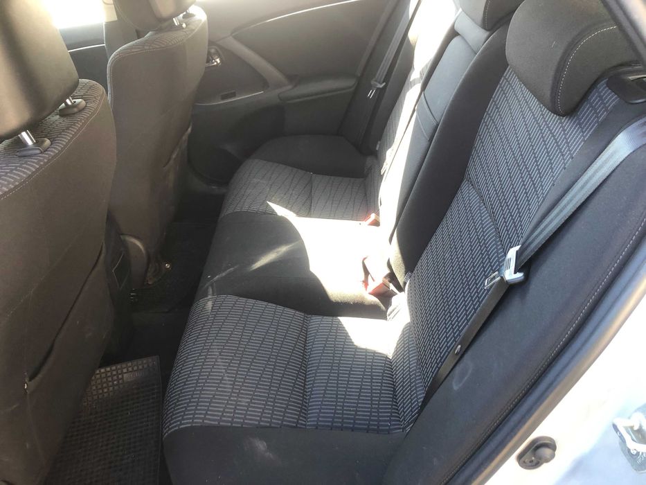 Toyota Avensis T27 Combi 1.8 Benzina 2011 Automat cod motor: 2ZR