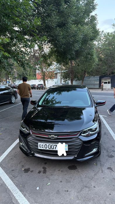 Продам Chevrolet Onix Red Line, 4000 пробег, новый