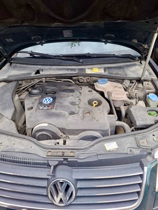 Vând Volkswagen Passat B5