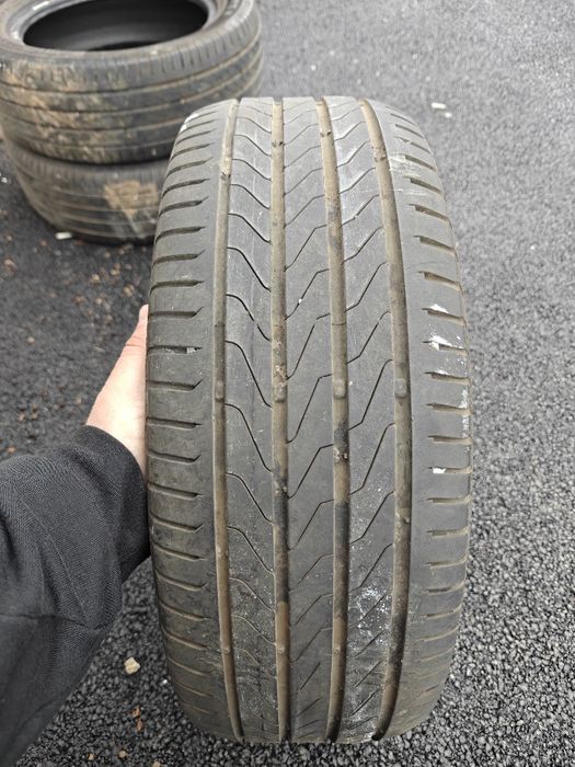 Vând anvelope Continental Ultracontact