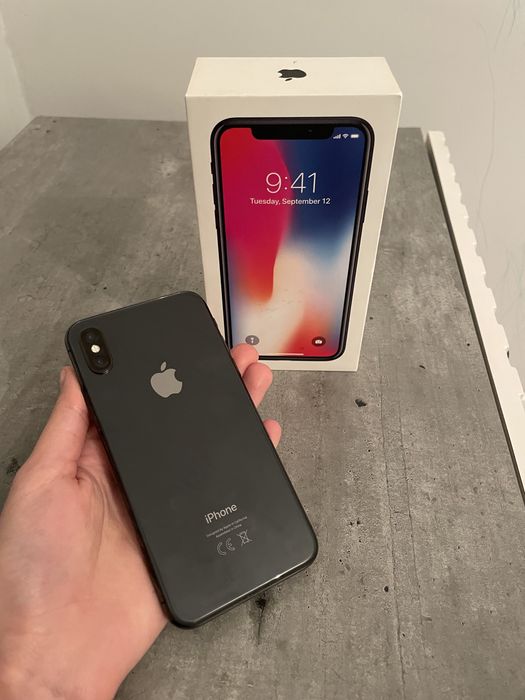 iPhone X черного цветв