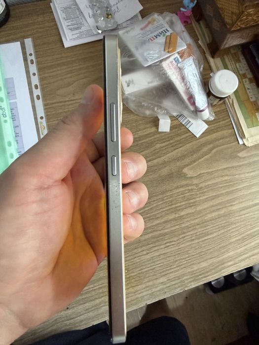 Продам телефон Vivo V25e