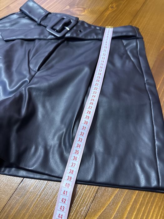 Кожени къси панталони размер М