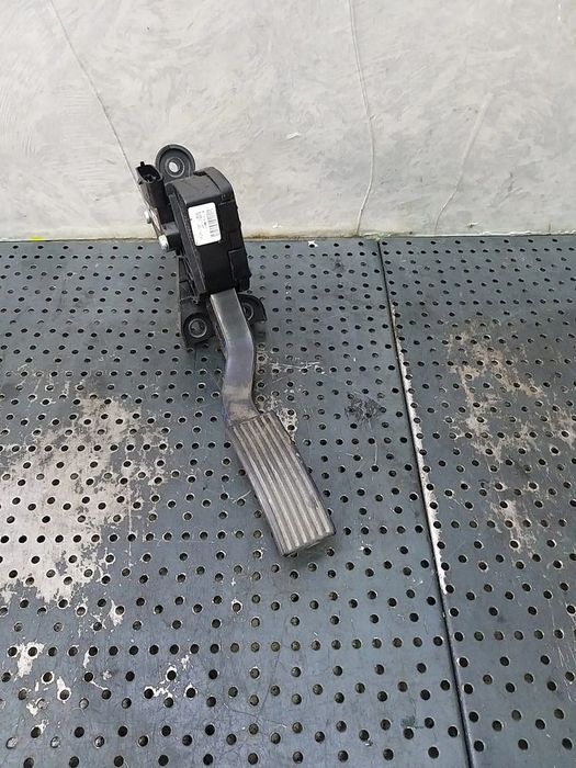 Pedala acceleratie hyundai i20 327261j500