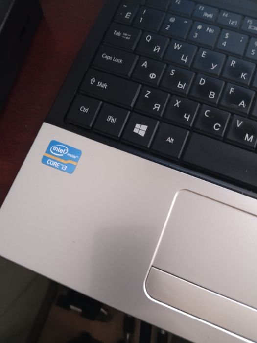 Продам ноутбук Acer Aspire E1-571