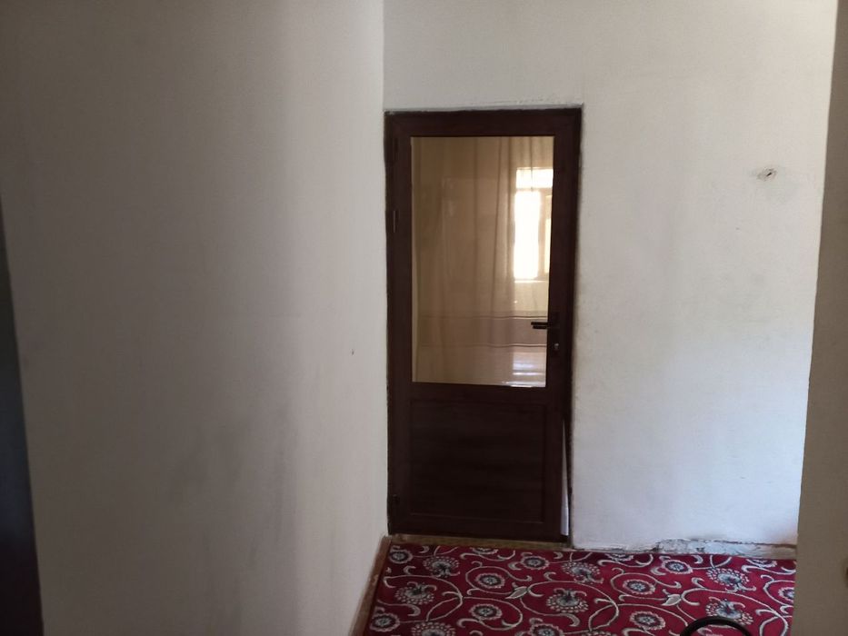 Maktab va boxcha unverset yaqin joyda joylashgan.