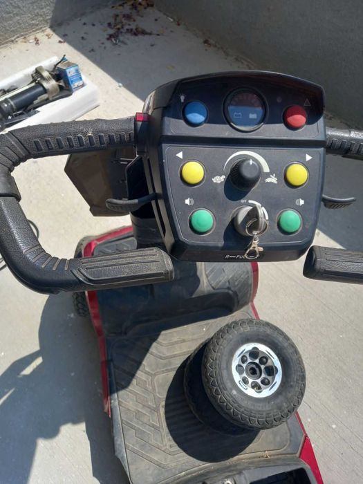 Акумолаторна инвалидна количка