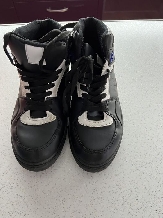 Лот маратонки и обувки