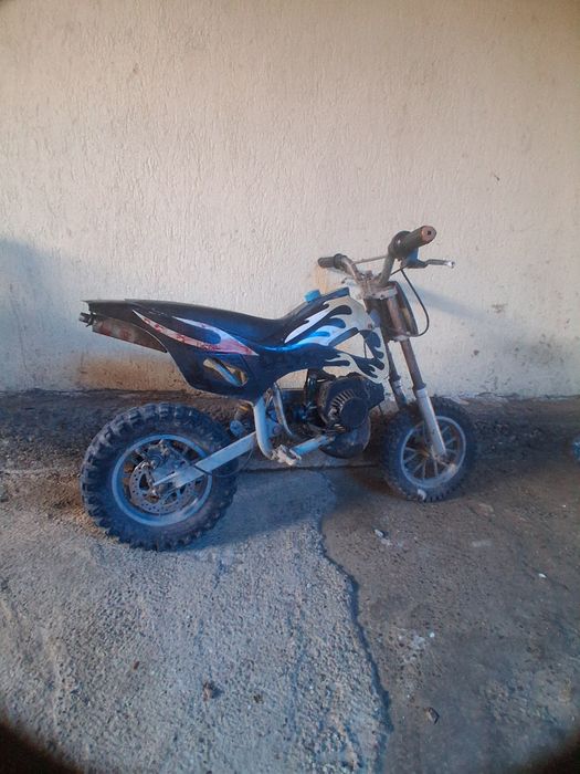 Vând cross de 49cc