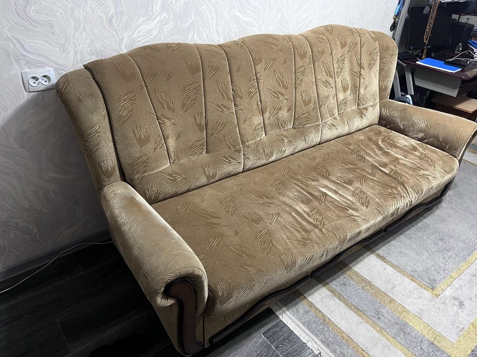 Продам диван с креслами