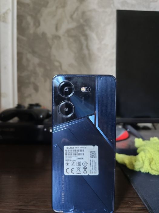 Продаю телефон 8/128 срочно 499000