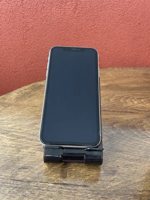 Iphone 11 64GB бял white перфектен