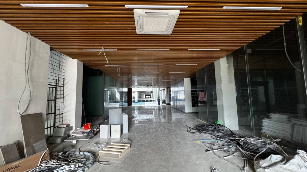 Сдается в Аренду  в Торговом Центре Сити  59м2  1 вый этаж