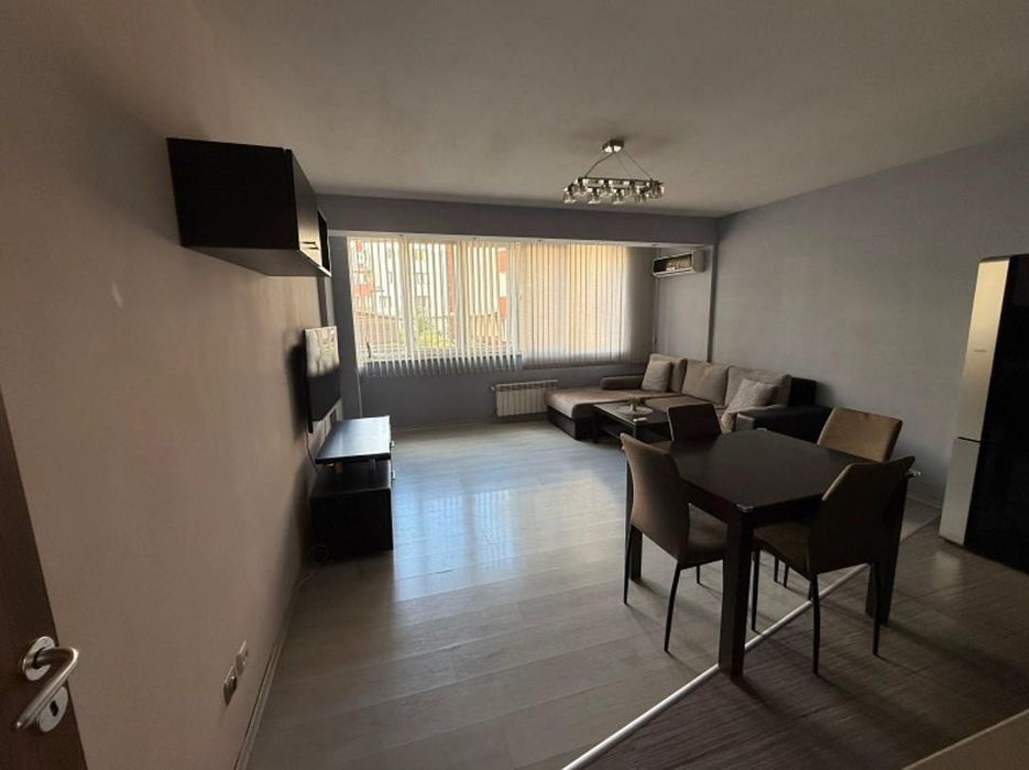 Дава се под наем Тристаен апартамент в София, Изток - 95 кв.м за 849 € - Снимка #1