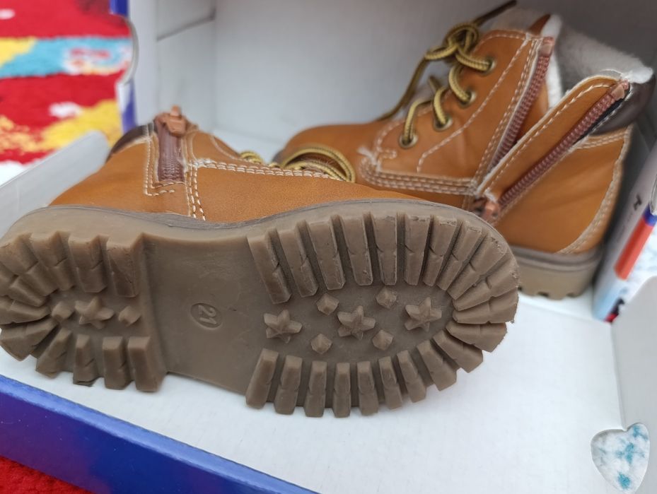 Детски боти FILA и сандали KLARKS