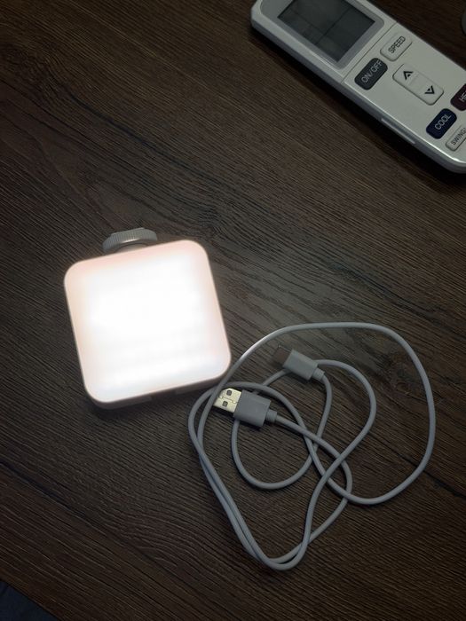 Штатив с лампой для телефона