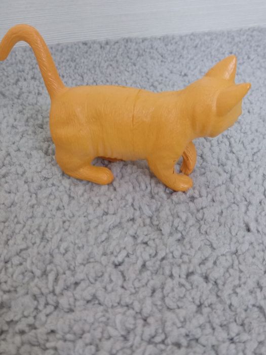 Продам игрушки нормальный состаяние.