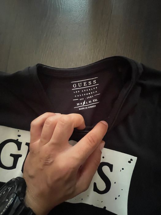 Оригинални мъжки тениски Guess